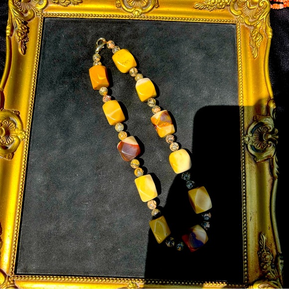 Large Natural Stone Bead Necklace - Picture 2 of 4